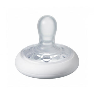 Tommee Tippee breast like soothers 0-6 months (white)