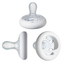 Load image into Gallery viewer, Tommee Tippee breast like soothers 6-18 months (white)
